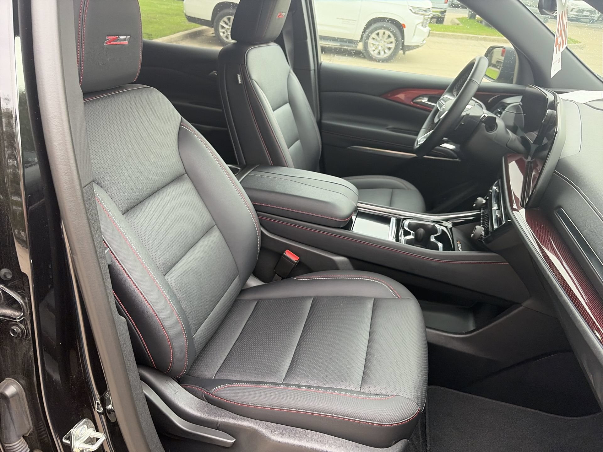 Used 2025 Chevrolet Traverse Z71 w/ Driver Confidence Package AWD/4WD image 30