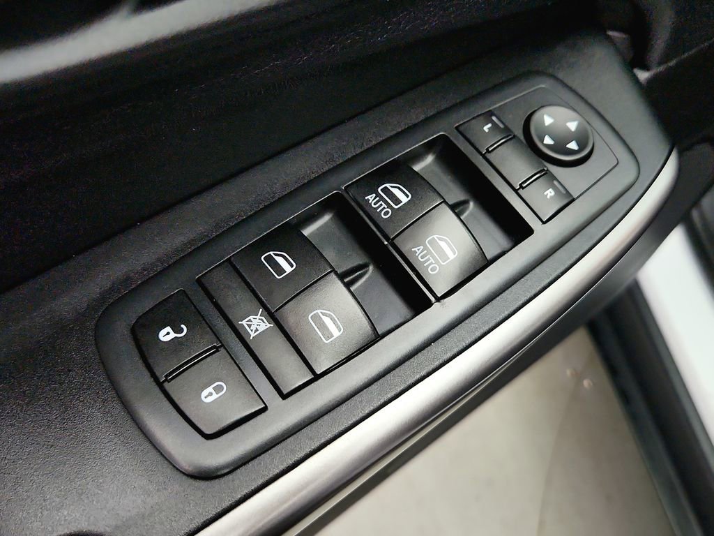 Used 2020 Jeep Cherokee Latitude Plus w/ Cold Weather Group image 23