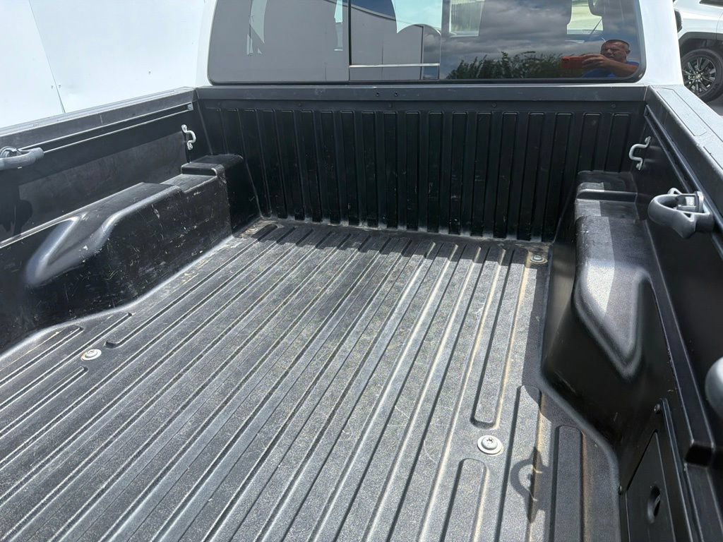 Used 2019 Toyota Tacoma TRD Off-Road AWD/4WD image 10