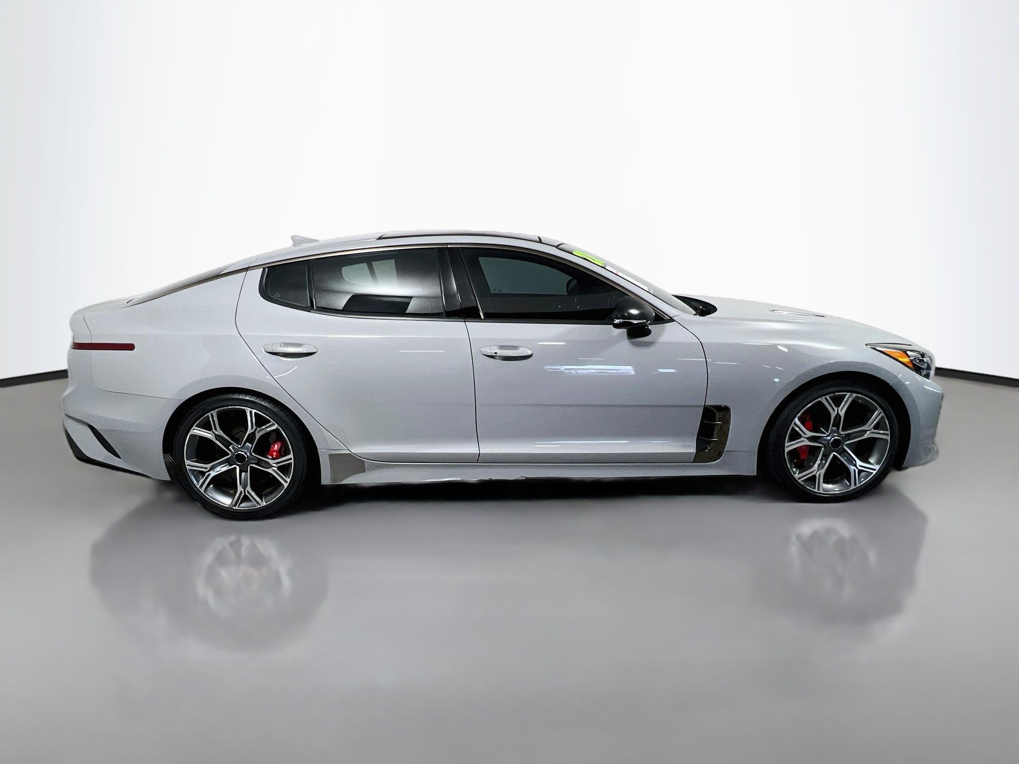 Used 2021 Kia Stinger GT2 AWD/4WD image 3