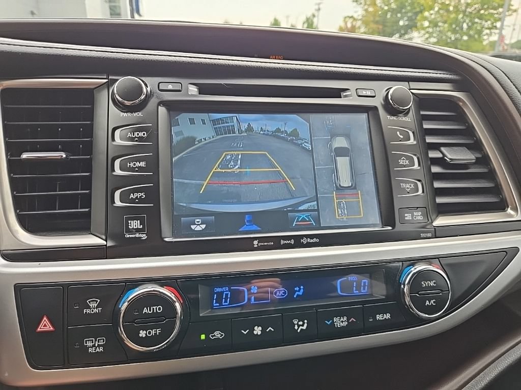 Used 2017 Toyota Highlander Limited Platinum AWD/4WD image 52