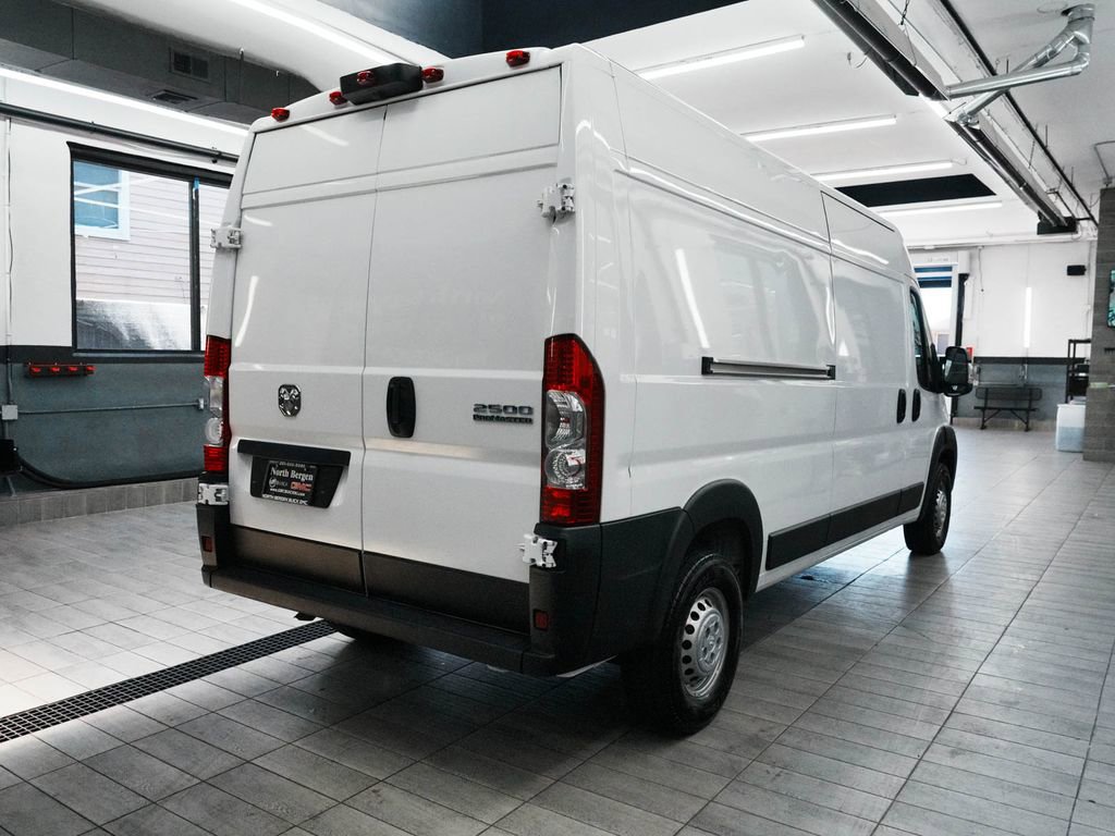 Used 2025 RAM ProMaster 2500 w/ Convenience Group FWD image 8