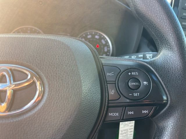 Used 2021 Toyota RAV4 LE FWD image 16