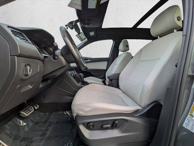 Used 2020 Volkswagen Tiguan SE R-Line image 16