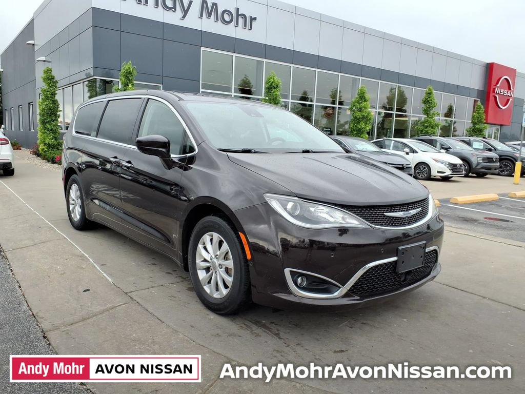 Used 2019 Chrysler Pacifica Touring Plus w/ Advanced Safetytec Group FWD video 2