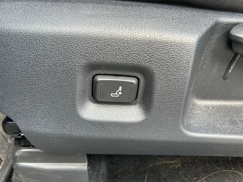 Certified 2025 Toyota Tacoma SR AWD/4WD image 16