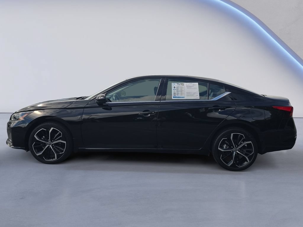 Used 2024 Nissan Altima 2.5 SR AWD/4WD image 2