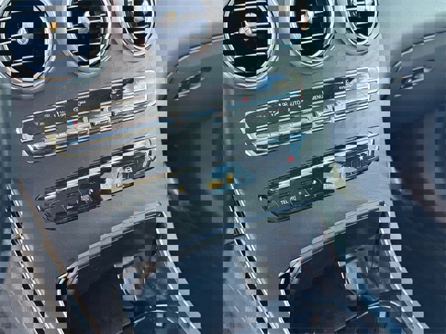 Used 2022 Mercedes-Benz GLC 300 4MATIC image 23