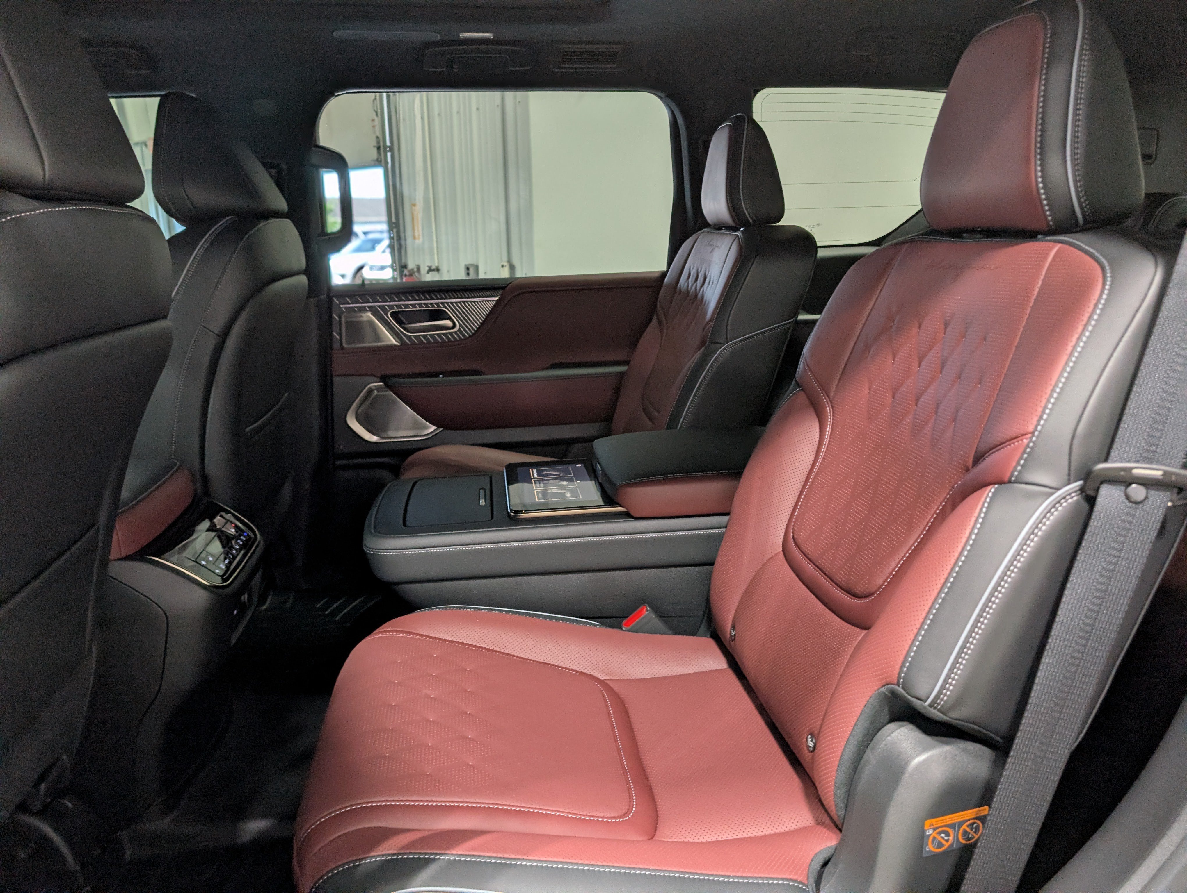 Used 2026 INFINITI QX80 Autograph w/ Autograph Exterior Package AWD/4WD image 17