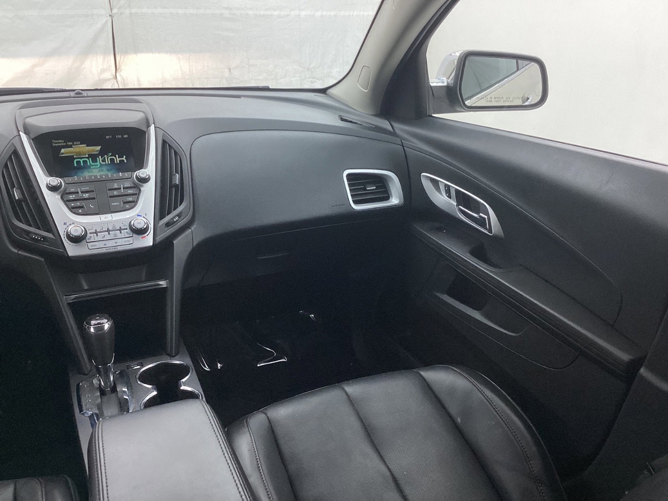 Used 2016 Chevrolet Equinox LTZ w/ Enhanced Convenience Package image 27