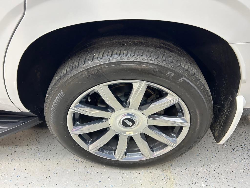 Used 2022 Cadillac Escalade Premium Luxury Platinum image 18