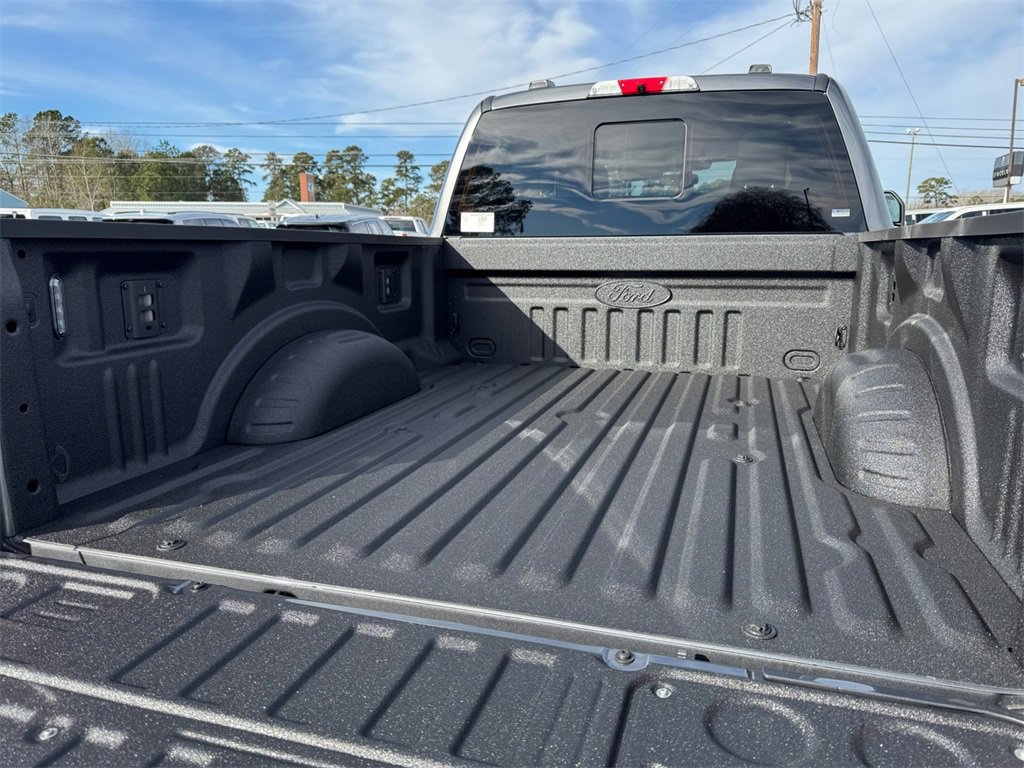 New 2025 Ford F250 XLT w/ Black Appearance Package image 11