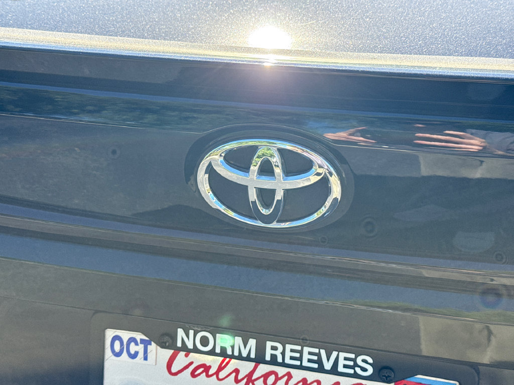 Certified 2024 Toyota Corolla SE w/ SE Premium Package FWD image 6