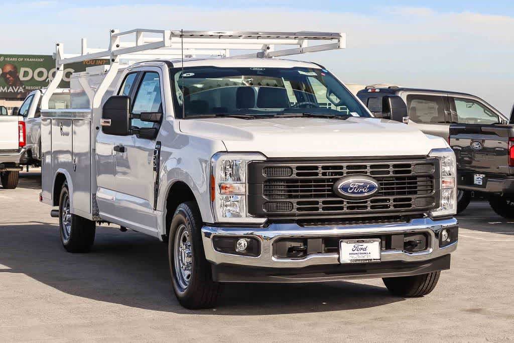 New 2026 Ford F250 XL w/ XL Chrome Package RWD image 3