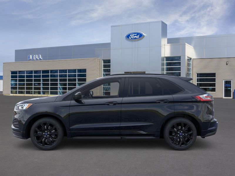 Used 2024 Ford Edge SE w/ Black Appearance Package image 3