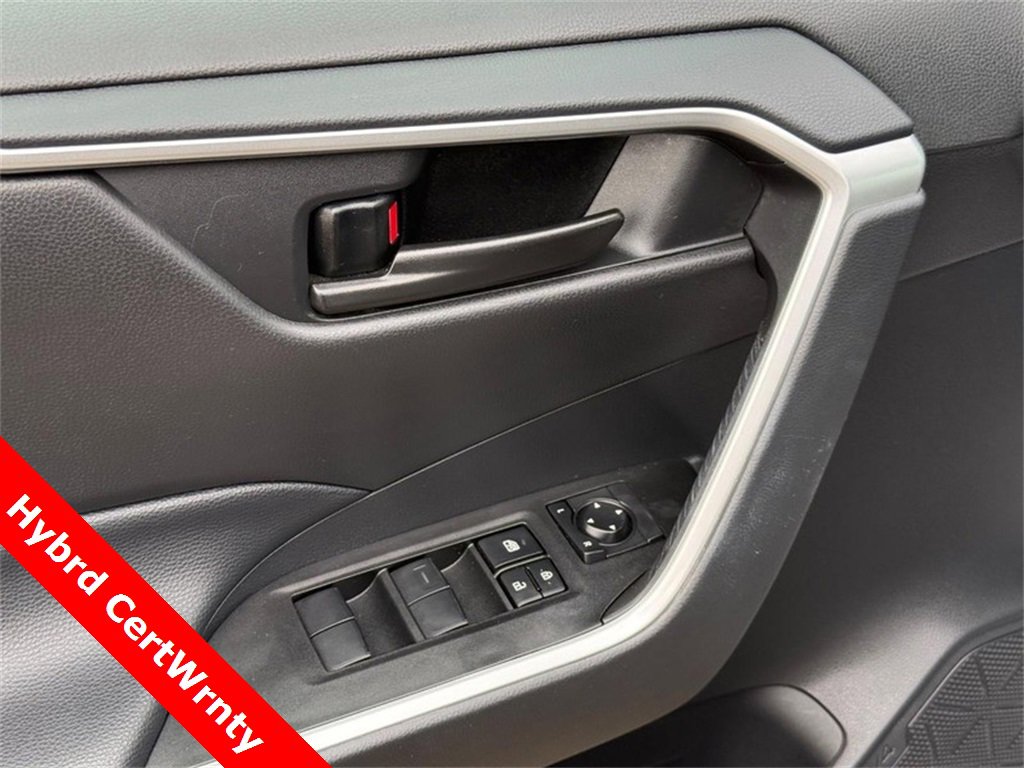 Used 2024 Toyota RAV4 LE image 18