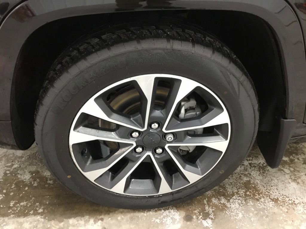 Used 2021 Jeep Grand Cherokee L Overland w/ Luxury Tech Group IV image 4