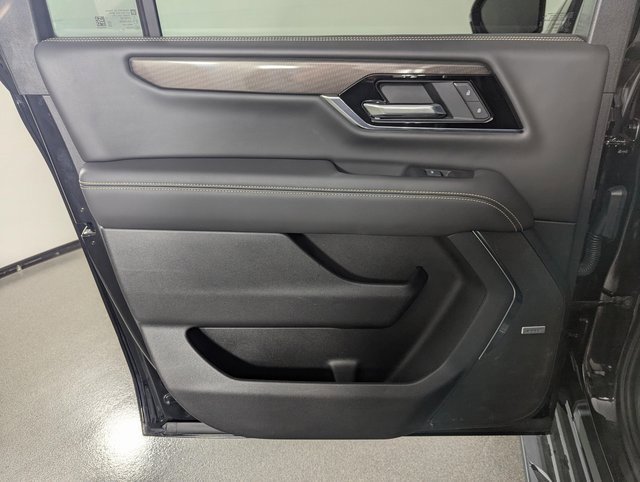 Used 2025 GMC Yukon XL Elevation image 16