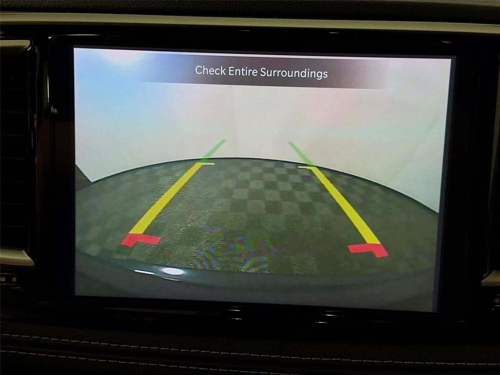 Used 2024 Chrysler Pacifica Select image 16