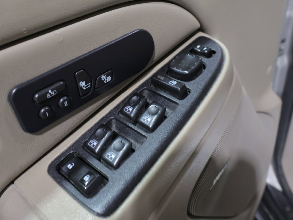 Used 2006 Chevrolet Suburban Z71 w/ Z71 Preferred Equipment Group AWD/4WD image 20