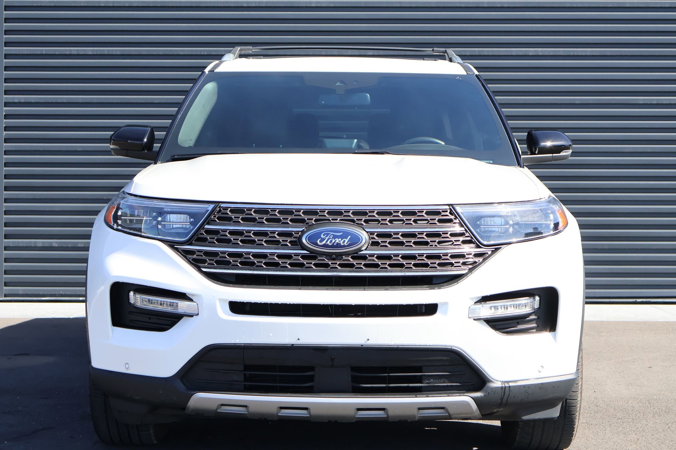 Used 2022 Ford Explorer King Ranch w/ Premium Technology Package image 2