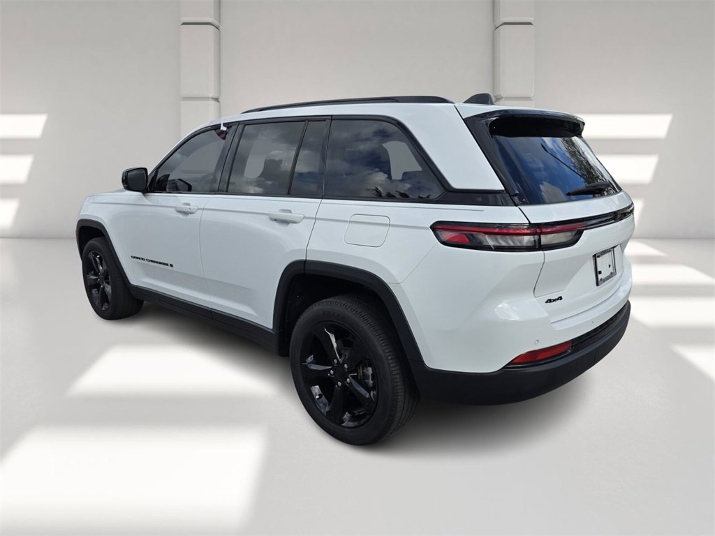 Used 2022 Jeep Grand Cherokee Altitude image 6