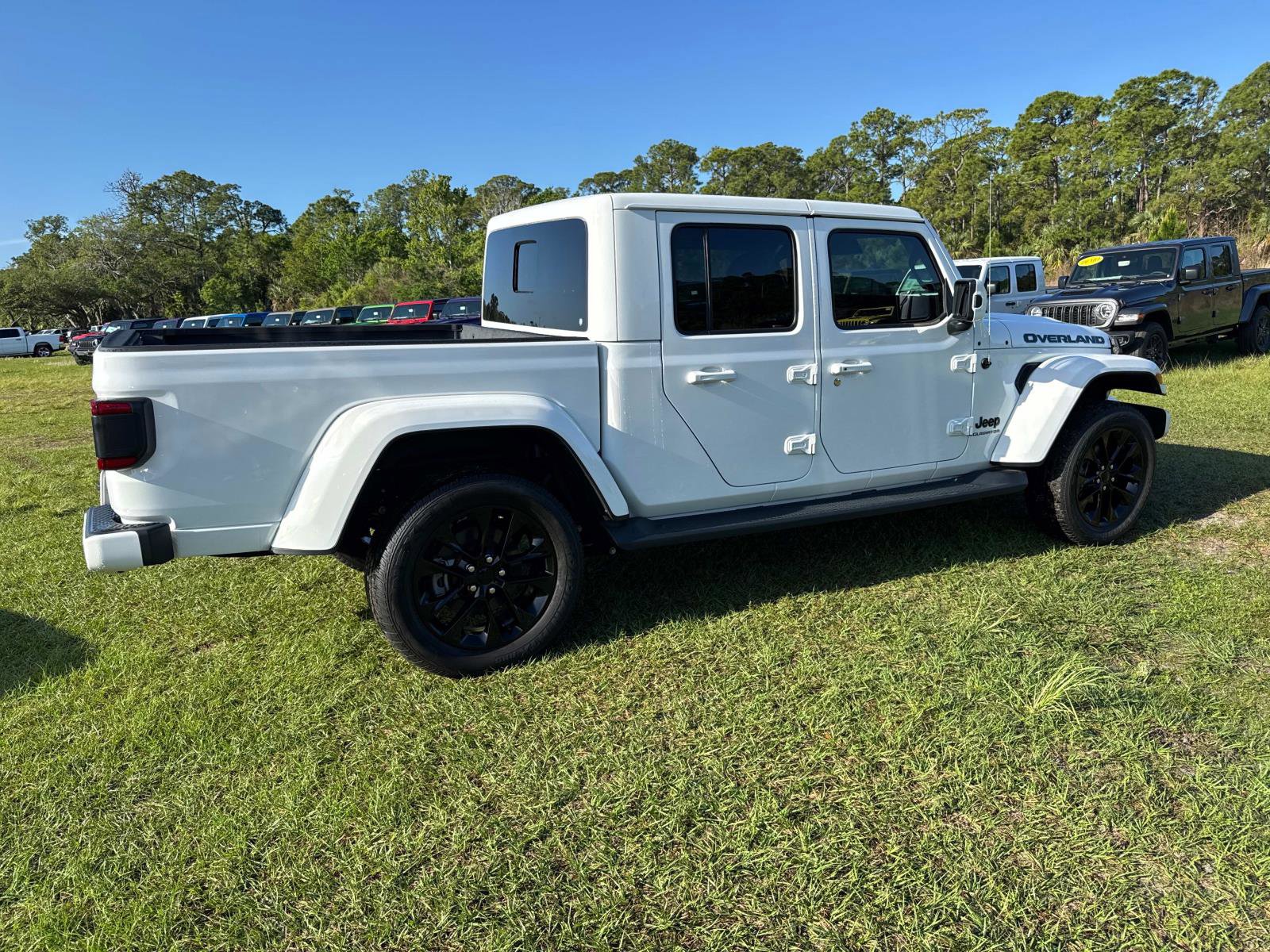 Certified 2021 Jeep Gladiator Overland image 3