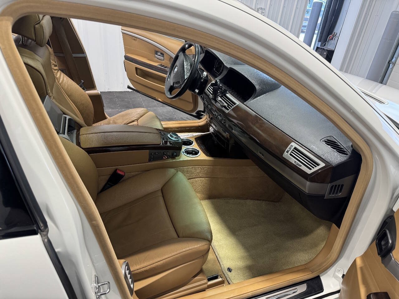 Used 2008 BMW 750Li RWD image 20