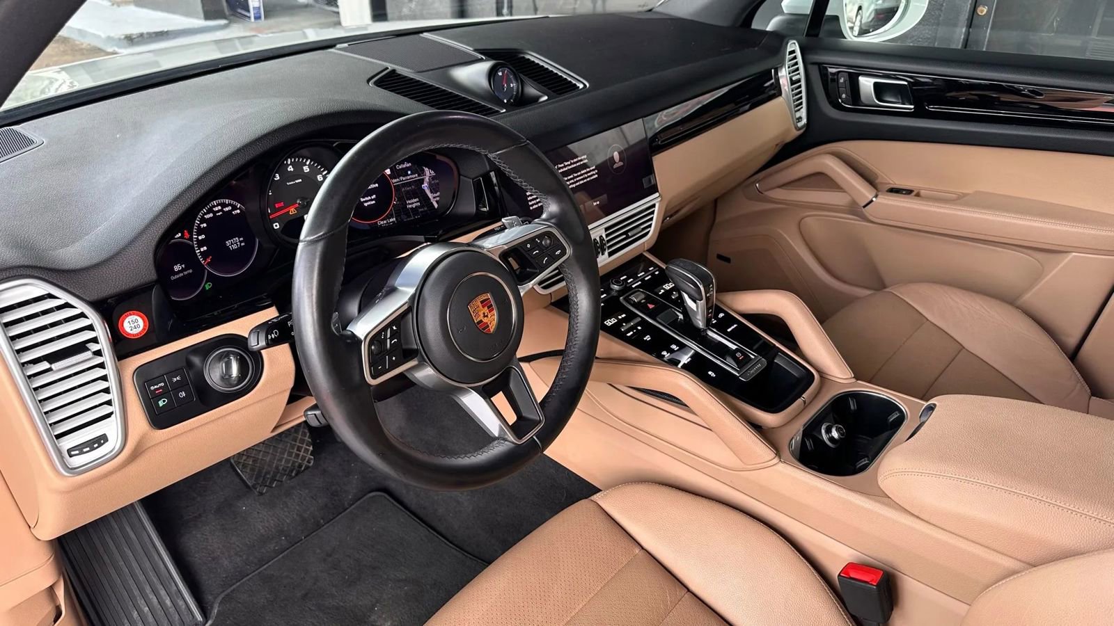 Used 2022 Porsche Cayenne image 8