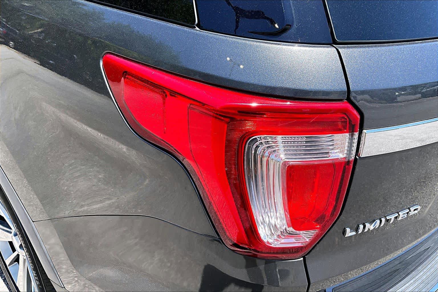 Used 2018 Ford Explorer Limited FWD image 28