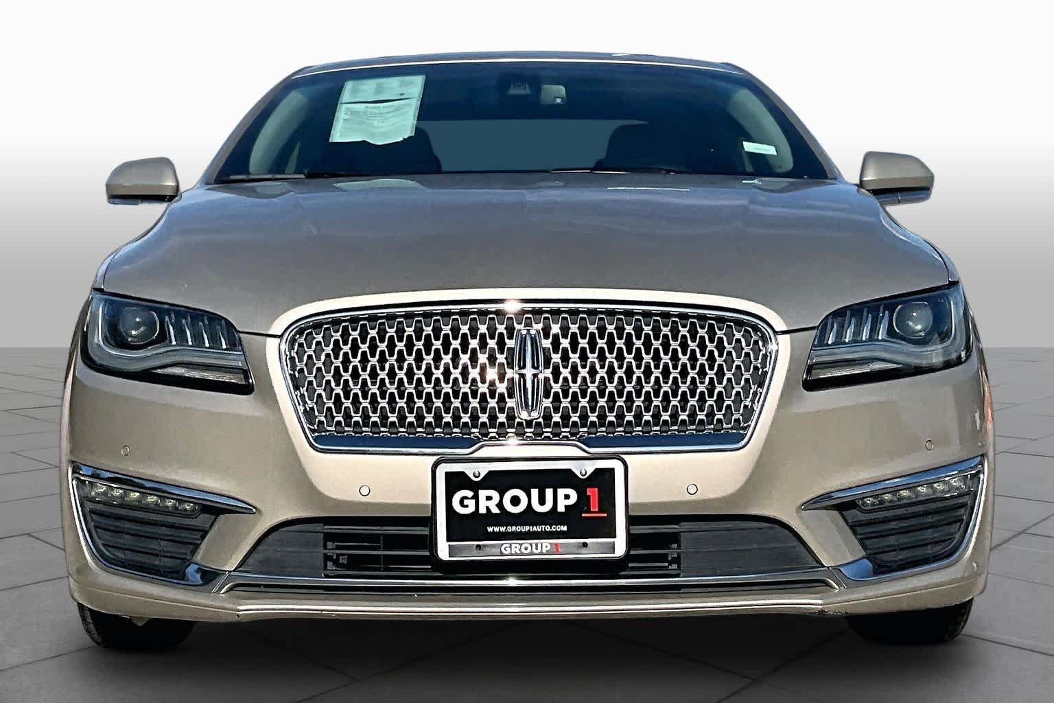 Used 2017 Lincoln MKZ Reserve w/ Technology Package FWD image 4