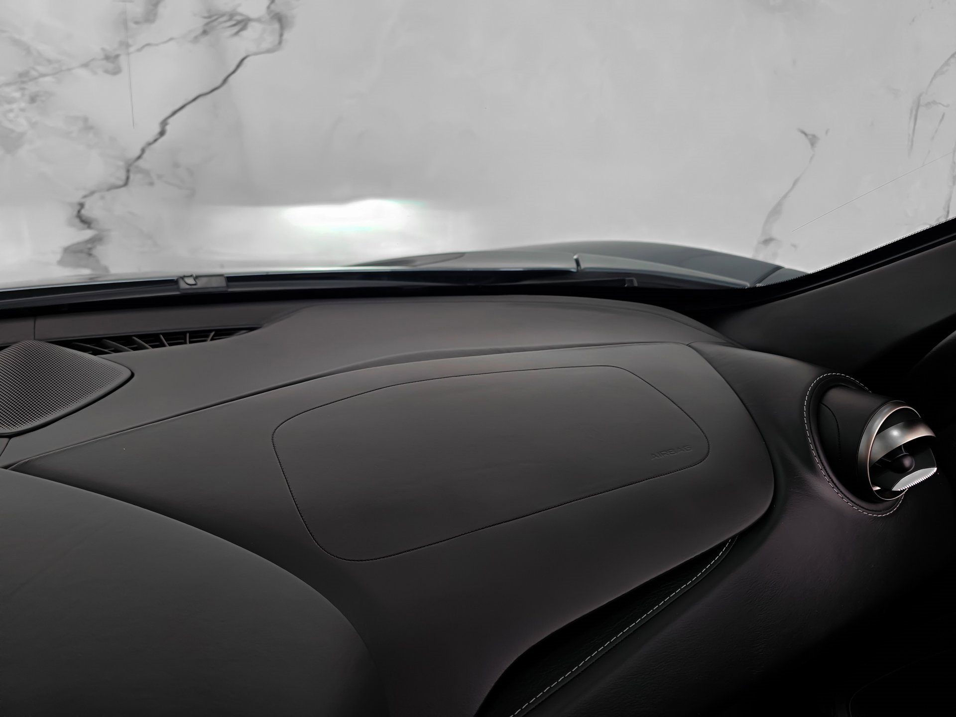 Used 2019 McLaren 720S image 22