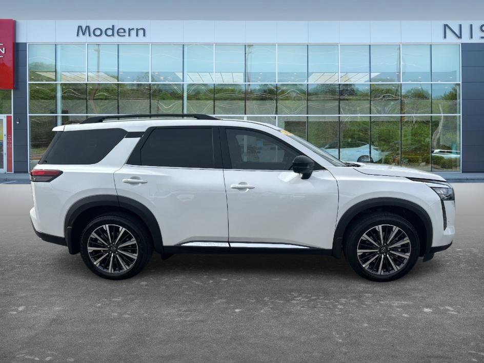 Certified 2026 Nissan Pathfinder Platinum image 4