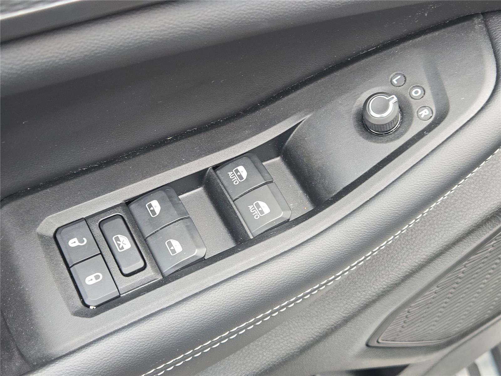 Certified 2024 Jeep Grand Cherokee Altitude image 27