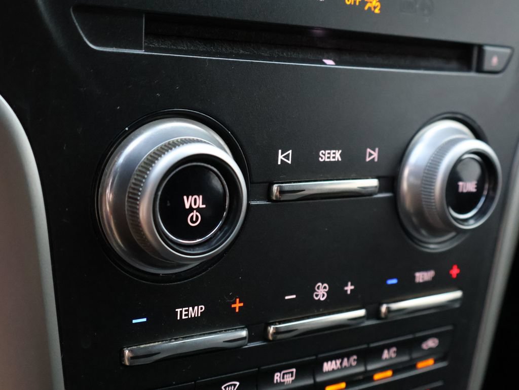 Used 2017 Lincoln MKC Reserve FWD image 23