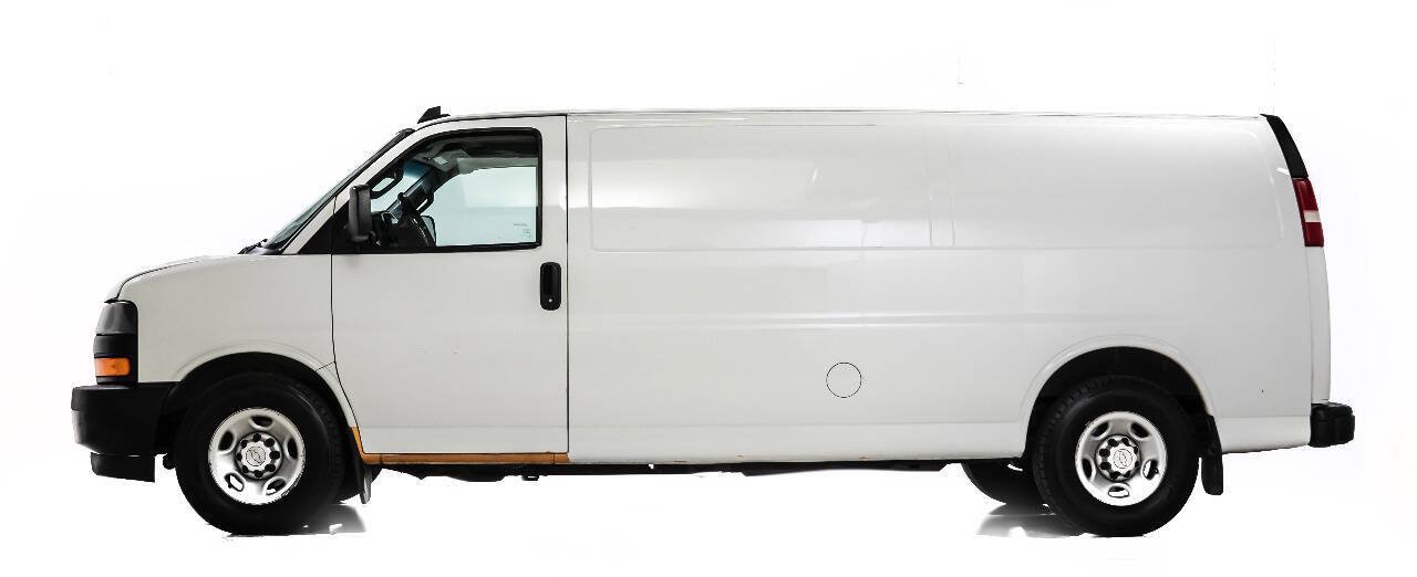 Used 2018 Chevrolet Express 3500 Extended w/ Driver Convenience Package RWD image 6