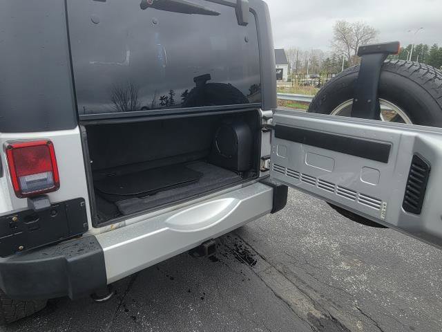 Used 2009 Jeep Wrangler Sahara w/ Dual Top Group image 27