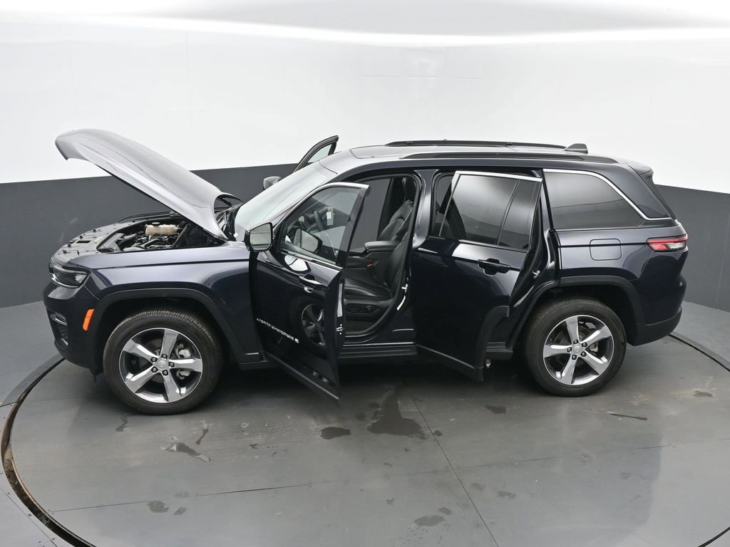 Used 2024 Jeep Grand Cherokee Limited w/ Luxury Tech Group II image 63