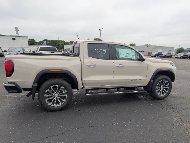 New 2026 GMC Canyon Denali w/ LPO, Black Badging Package AWD/4WD image 8