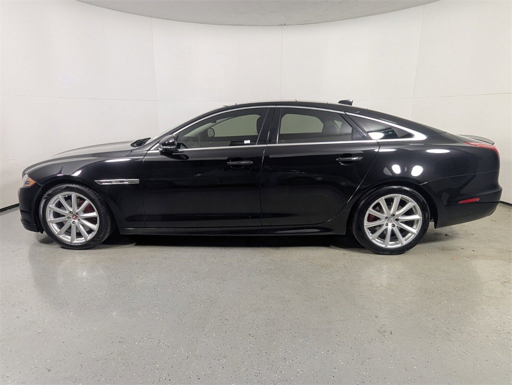 Used 2016 Jaguar XJ R-Sport image 4