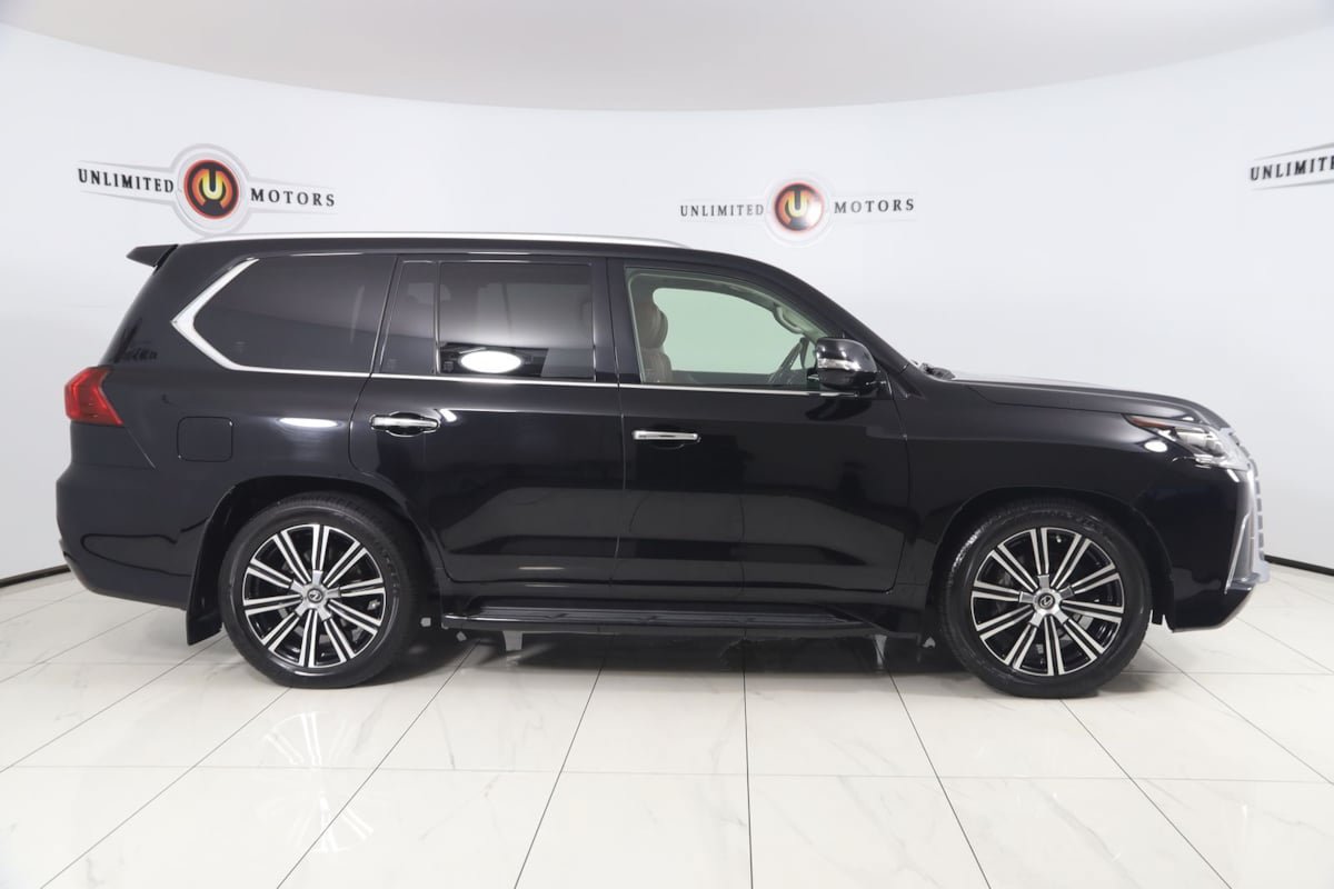 Used 2020 Lexus LX 570 4WD w/ Luxury Package image 2