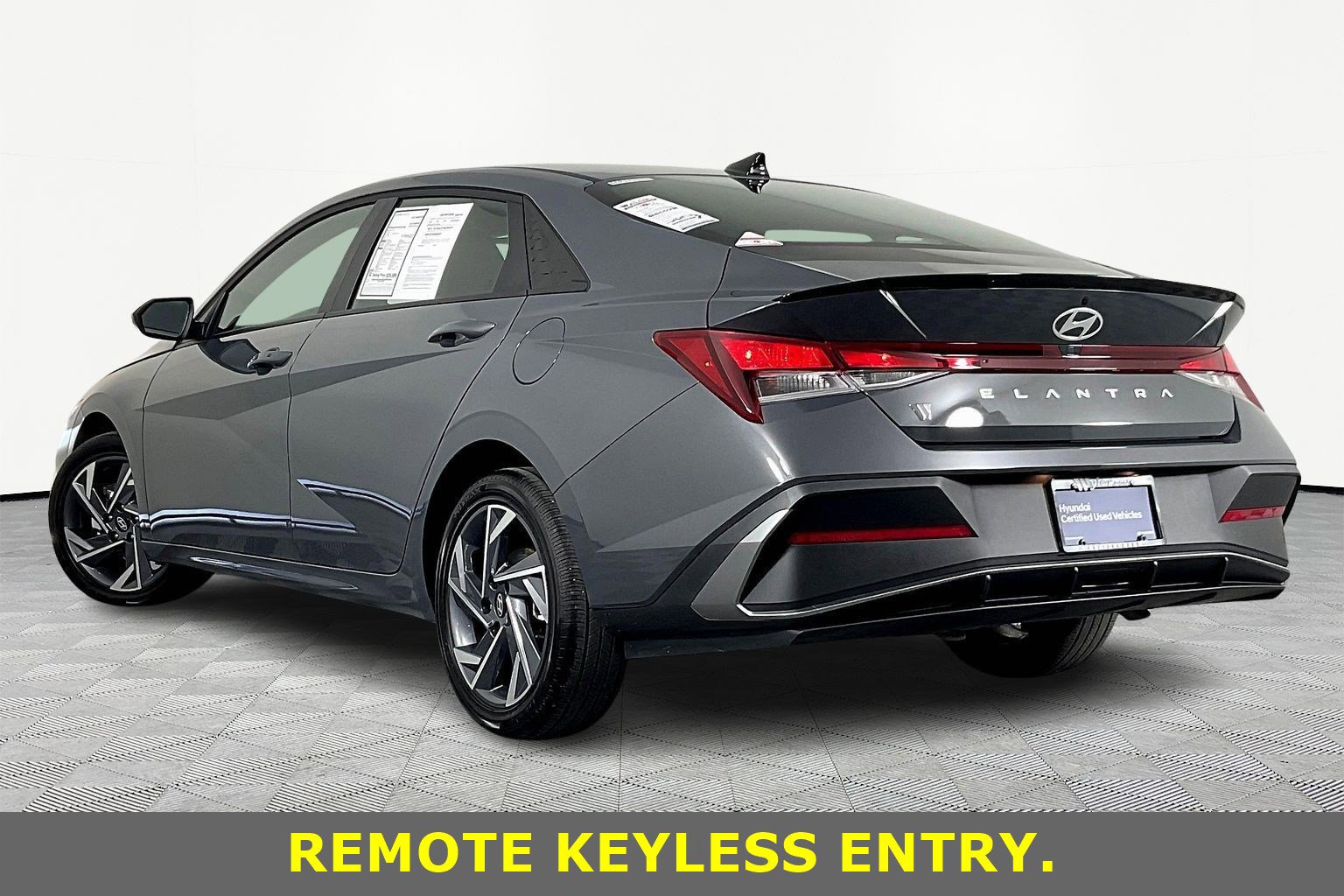 Certified 2025 Hyundai Elantra Sport image 4