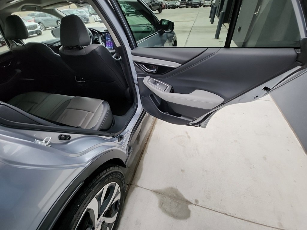 Used 2022 Subaru Outback Limited image 11