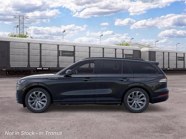 New 2026 Lincoln Aviator AWD w/ Jet Appearance Package image 3