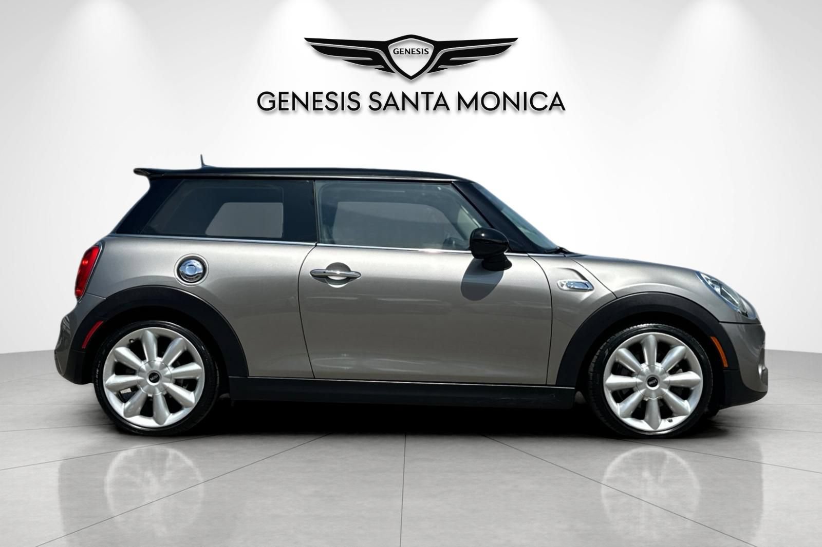 Used 2017 MINI Cooper S FWD image 3