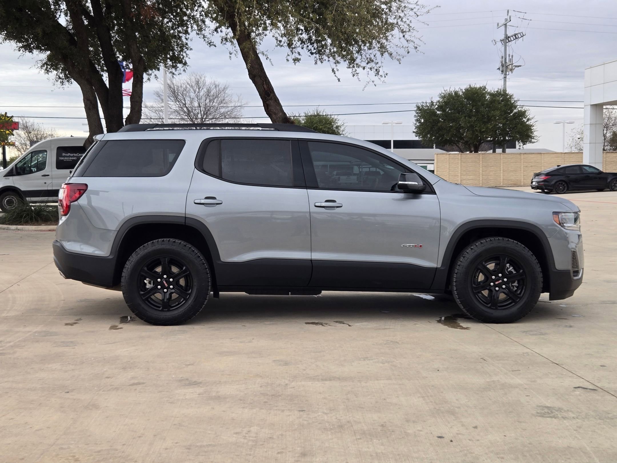Certified 2023 GMC Acadia AT4 image 2