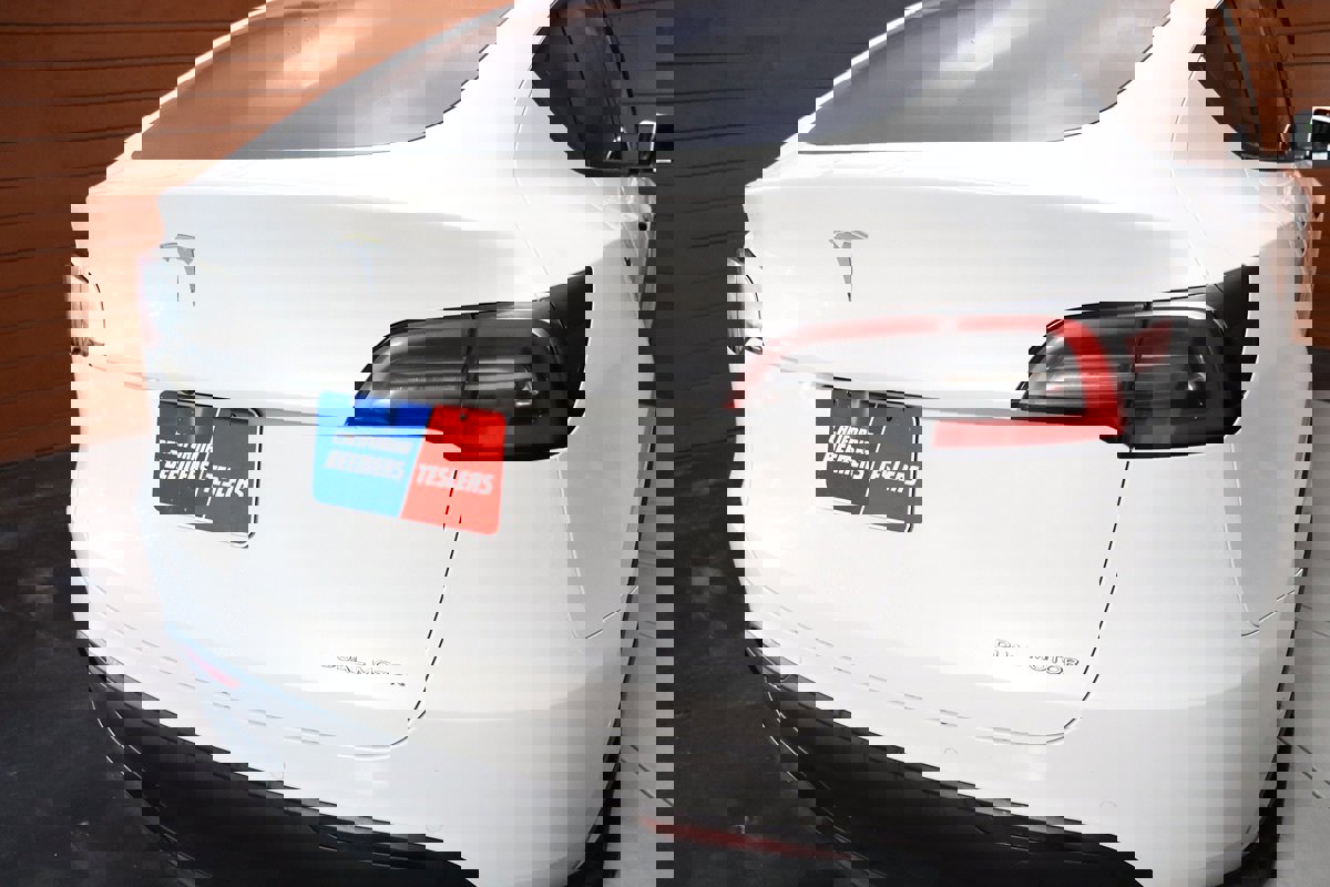 Used 2022 Tesla Model Y Long Range image 13