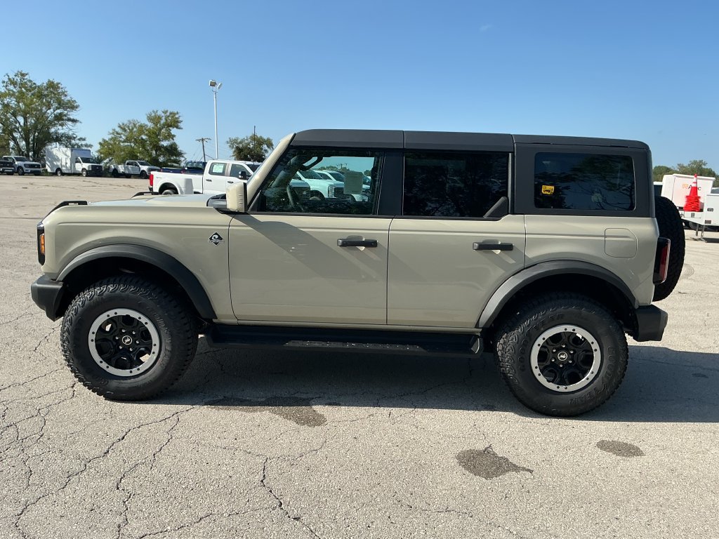 New 2026 Ford Bronco Outer Banks w/ Sasquatch Package AWD/4WD image 2