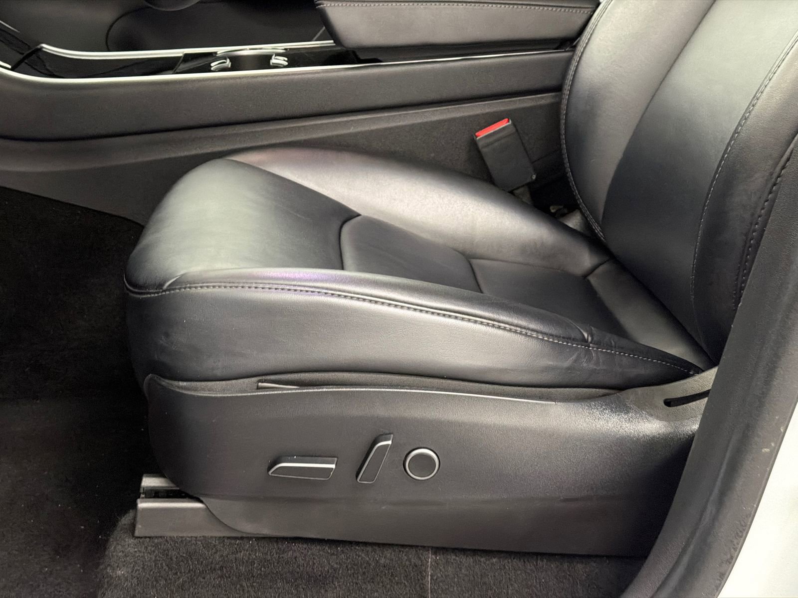 Used 2021 Tesla Model Y Long Range image 16