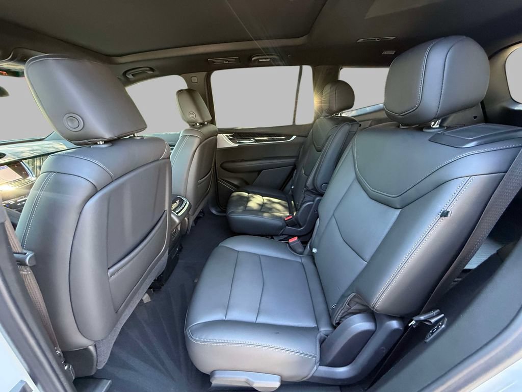 Used 2024 Cadillac XT6 Premium Luxury w/ LPO, Floor Liner Package AWD/4WD image 19
